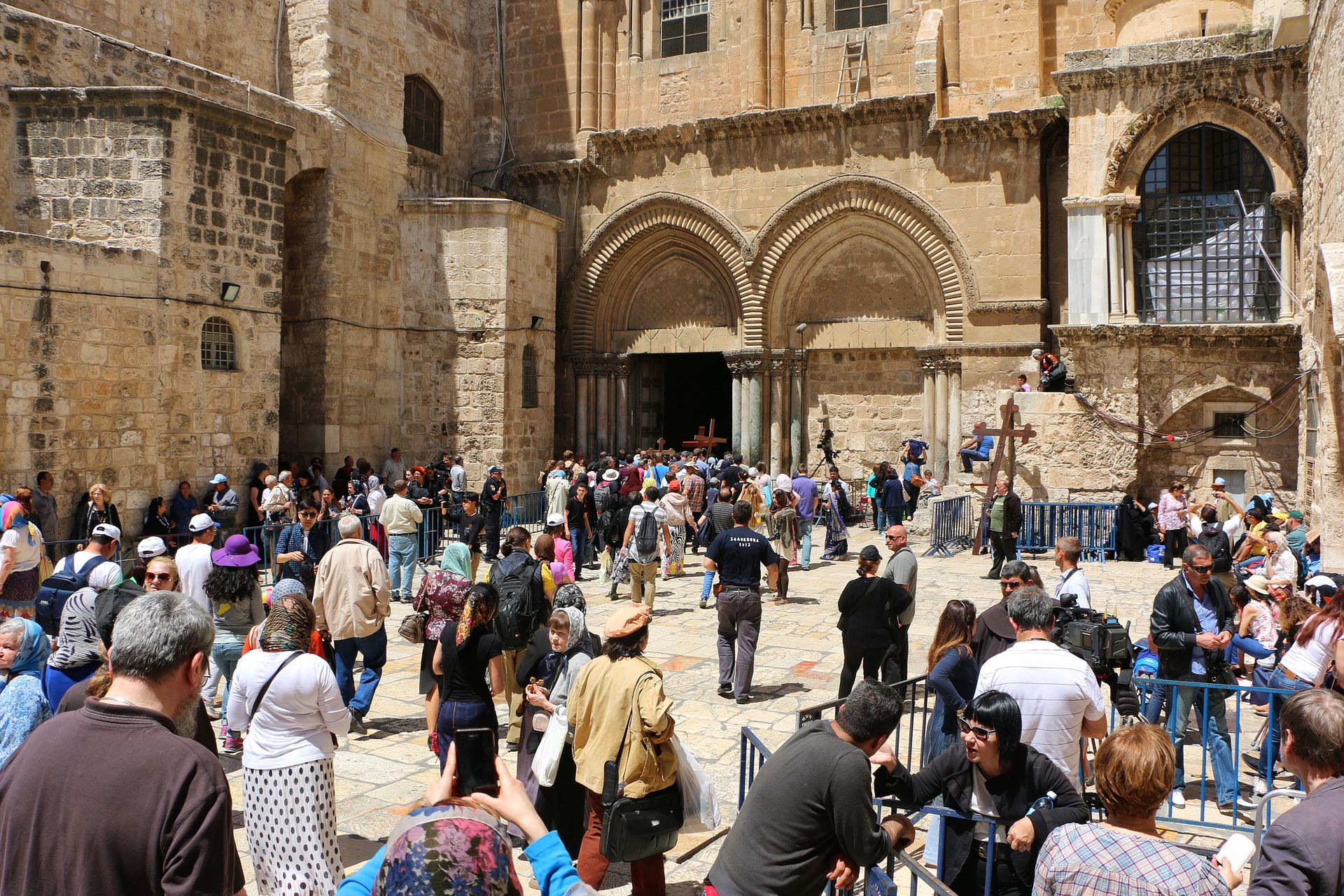 Church-of-the-holy-sepulchre