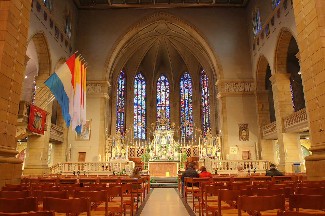 Notre-dame-cathedral,-luxembourg
