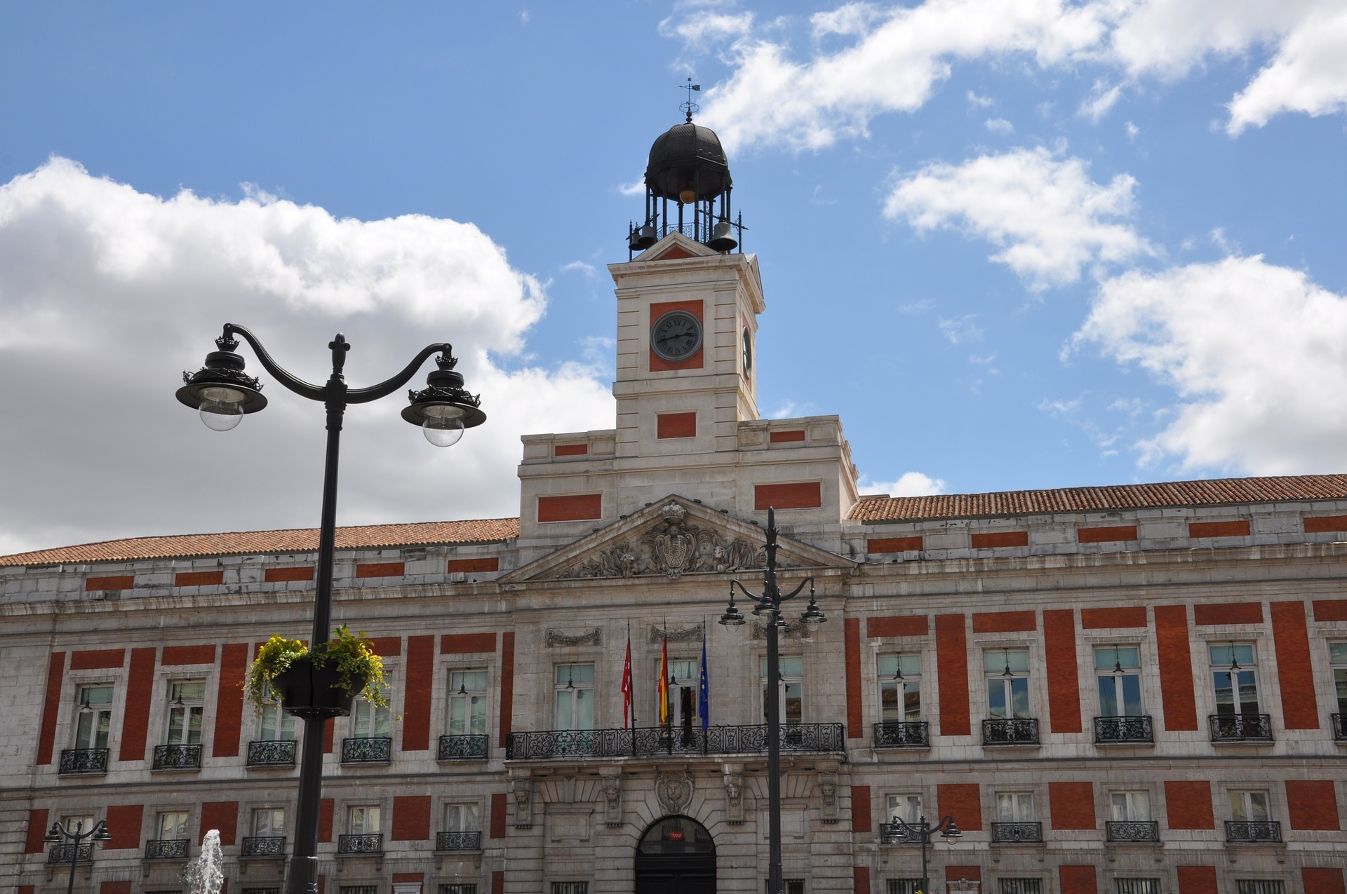 Puerta-del-sol-(madrid)