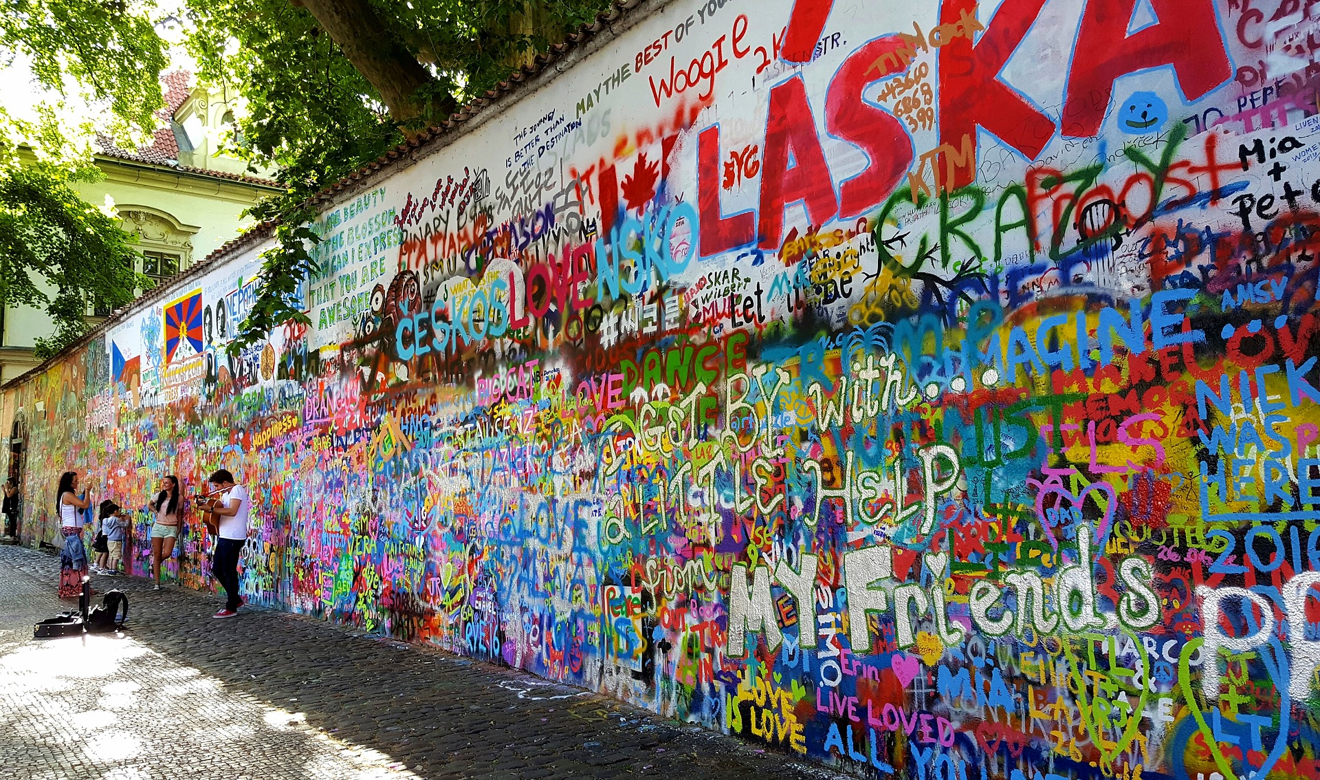 Lennon-wall