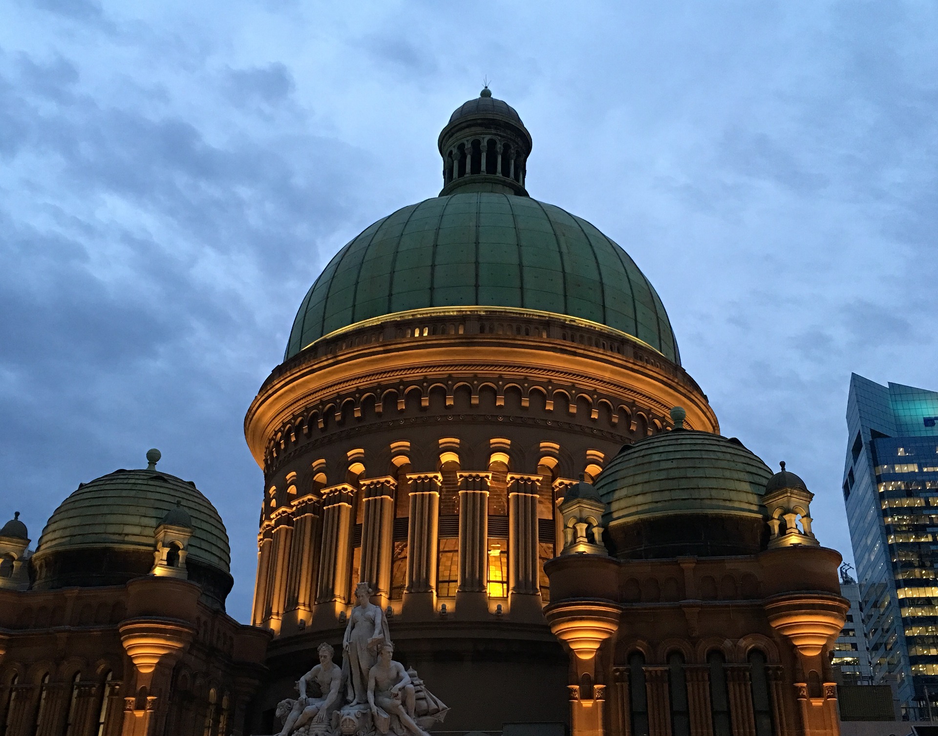 Queen-victoria-building